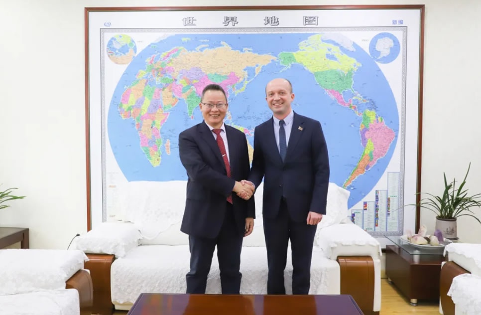 白俄罗斯驻华大使馆公使参赞到访山外山，共拓国际合作新机遇